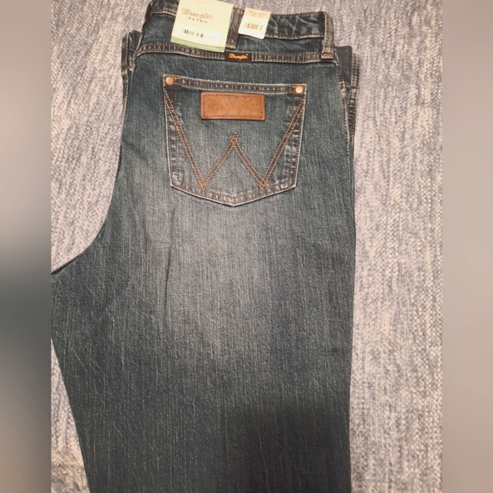 Wrangler Blue Trousers with Straight-Leg Design